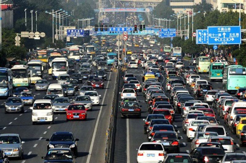Čína snižuje clo na dovoz osobních automobilů