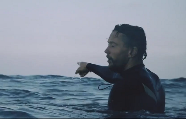 Dokument No Wave Back: adrenalin a radost z nespoutaných živlů.