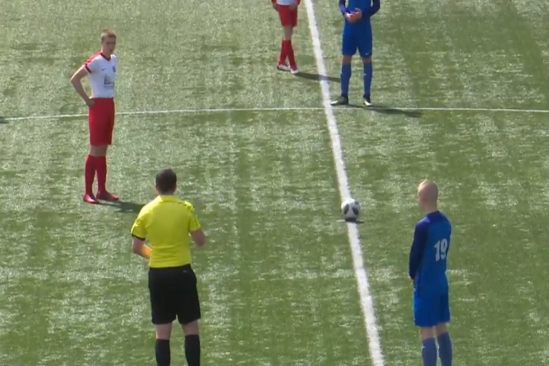 Třináctiletý fotbalista Louis MacLachlan vstřelil ve finále skotského poháru nádherný gól.