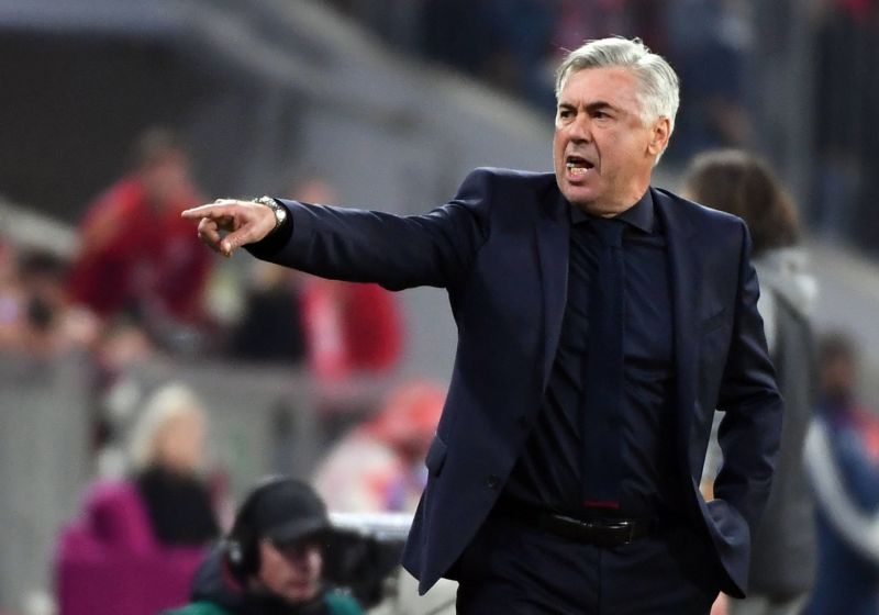 Carlo Ancelotti by se měl stát novým koučem fotbalistů Neapole.