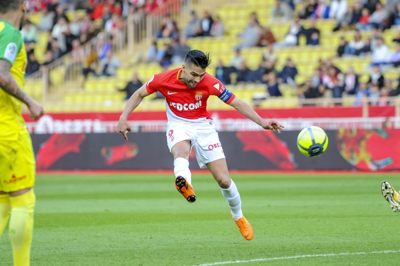 Kolumbijský fotbalista Radamel Falcao byl znovu obviněn z daňových úniků. Kolumbijský fotbalista Radamel Falcao byl znovu obviněn z daňových úniků.