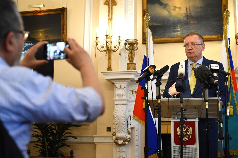 Ruský velvyslanec ve Velké Británii Alexandr Jakovenko.