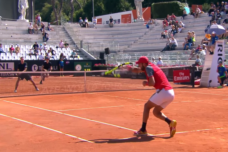 Kolumbijští deblisté Robert Farah a Juan-Sebastian Cabal zažili na tenisovém turnaji v Římě kuriózní momenty.