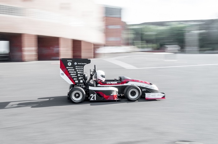 Formule fakulty strojní a fakultry elektrotechnické ČVUT.