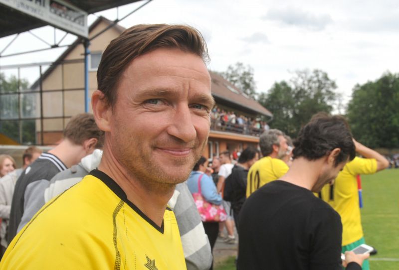 Vladimír Šmicer bude na finále Ligy mistrů osobně přítomen. Vladimír Šmicer bude na finále Ligy mistrů osobně přítomen.