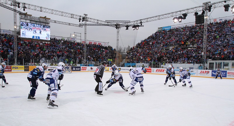 Před dvěma lety se hrálo Winter Classic v Brně. Před dvěma lety se hrálo Winter Classic v Brně.