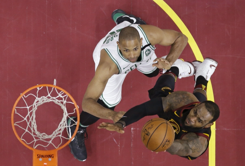 Největší hvězda NBA LeBron James se postaral 46 body o vyrovnání série.