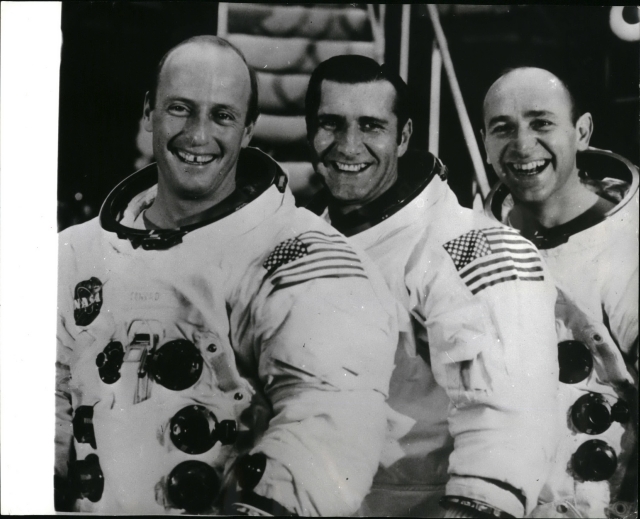 Alan Bean (vpravo).