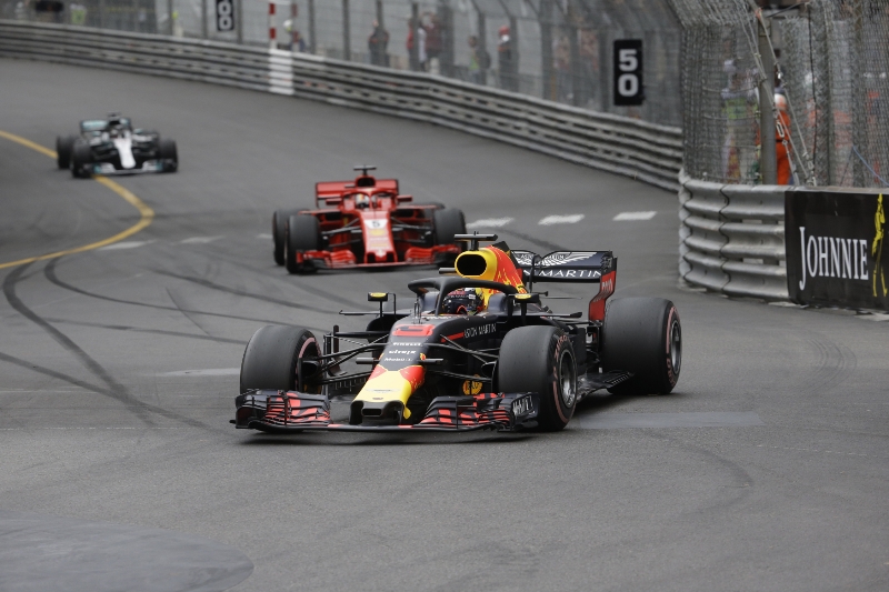 Ricciardo opanoval Velkou cenu Monaka. 