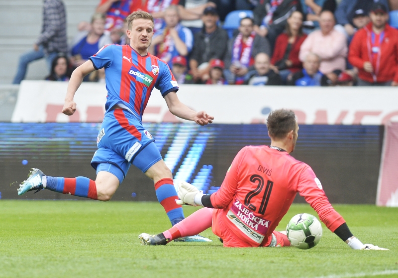 Fotbalista Jan Kopic v dresu plzeňské Viktorie. Fotbalista Jan Kopic v dresu plzeňské Viktorie.