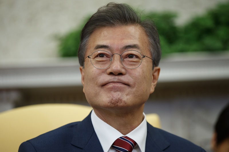 Jihokorejský prezident Mun Če-in by se mohl zúčastnit setkání amerického prezidenta Donalda Trumpa se severokorejským vůdcem Kim Čong-unem.