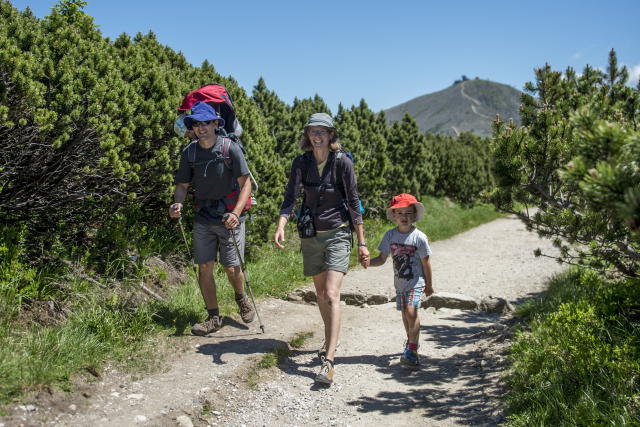 V Krkonoších se uzavřou některé turistické trasy. V Krkonoších se uzavřou některé turistické trasy.