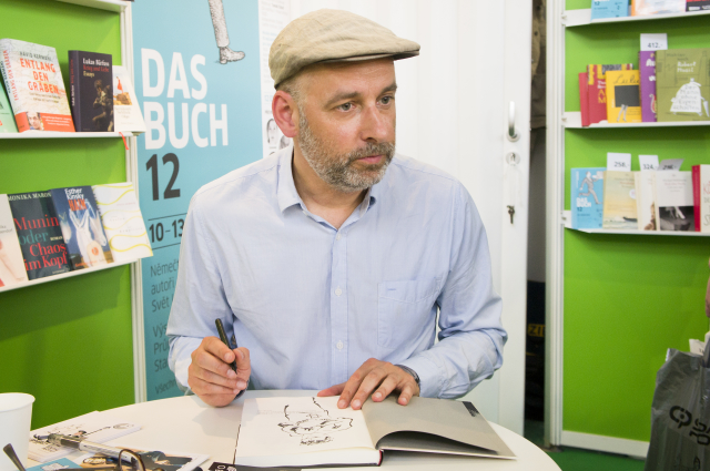 Německý kreslíř Reinhard Kleist, který nedávno komiksovou formou zpracoval v knize I see a darkness život Johnnyho Cashe, tentokrát do hudebního světa zamířil publikací Nick Cave, Mercy on me.