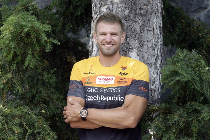 Ondřej Synek bude závodit minimálně do olympiády v Tokiu.