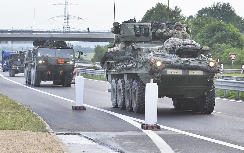První vozy amerického vojenského konvoje, který míří přes Česko na cvičení Saber Strike 2018 v Pobaltí.
