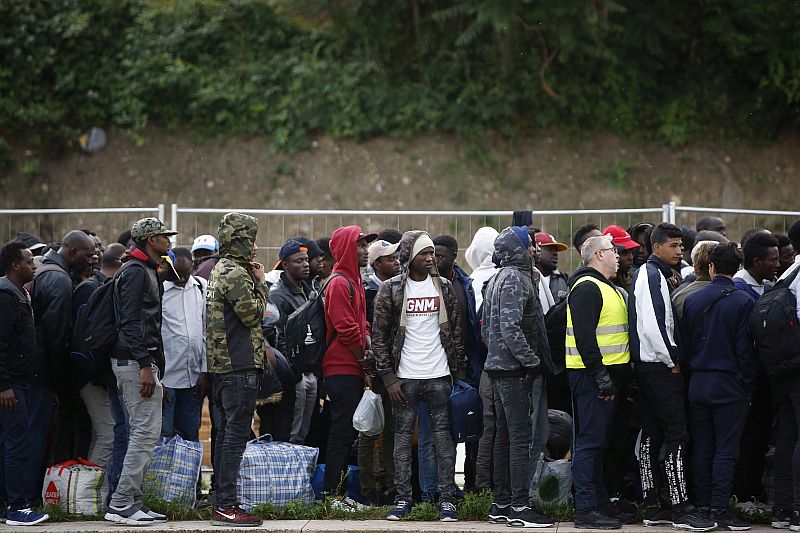 V táboře Millénaire přebývalo odhadem 1700 osob.
