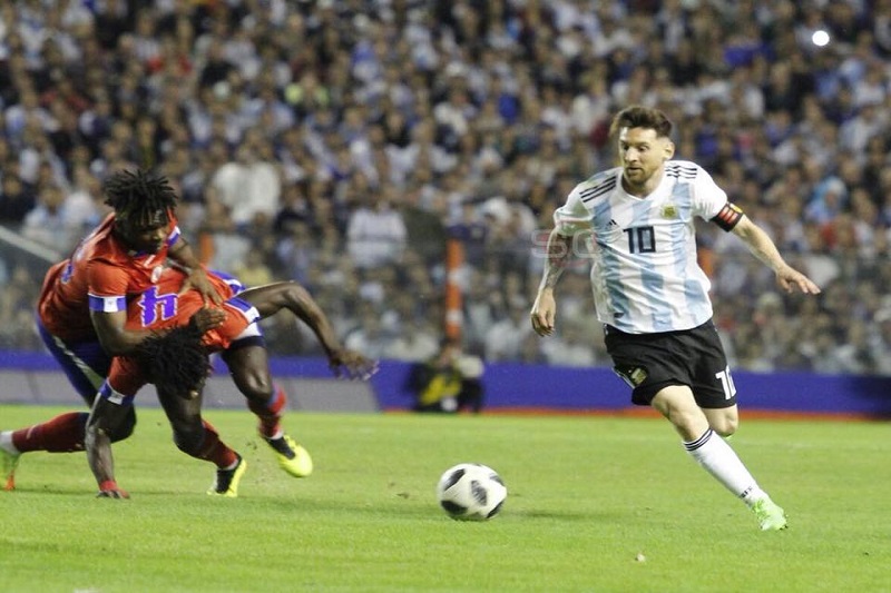 Lionel Messi vstřelil v utkání proti Haiti hattrick a dovedl rodnou Argentinu k jednoznačné výhře.