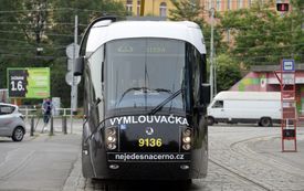 Tramvaj nese název Vymlouvačka.