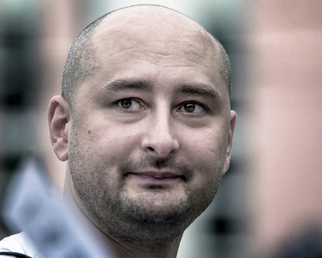 Zavražděný ruský opoziční novinář Arkadij Babčenko. Zavražděný ruský opoziční novinář Arkadij Babčenko.
