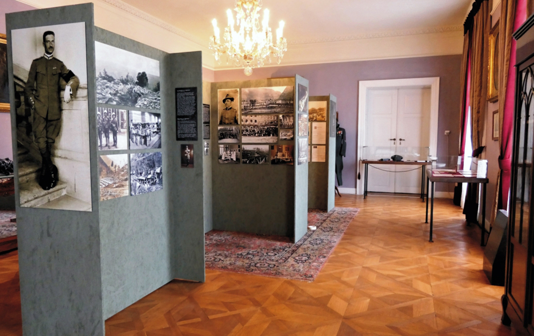 Výstava odkrývá méně známou historii zámku Hořovice. Výstava odkrývá méně známou historii zámku Hořovice.