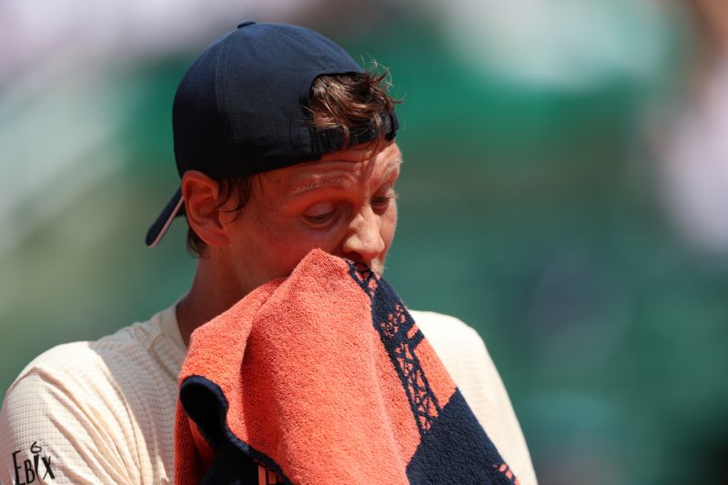 Tenista Tomáš Berdych pro prohře na French Open. 