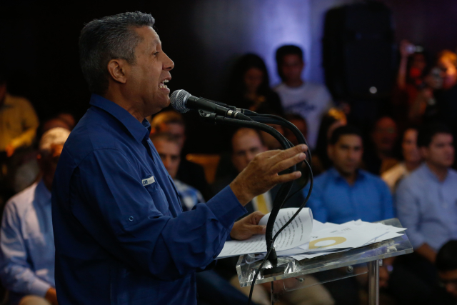 Neúspěšný kandidát na venezuelského prezidenta Henri Falcón. Neúspěšný kandidát na venezuelského prezidenta Henri Falcón.