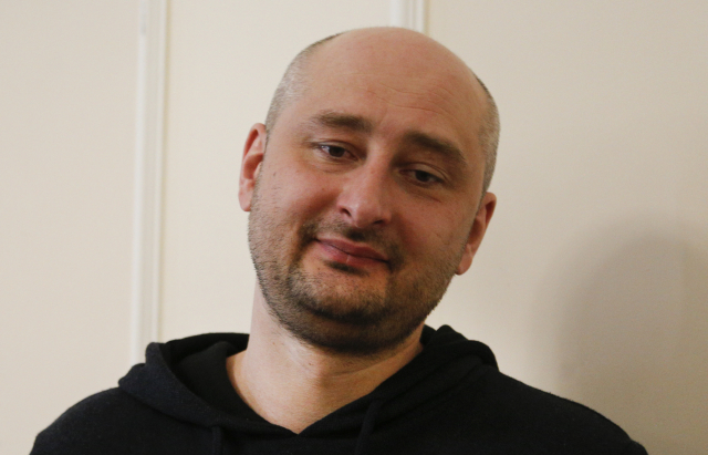 Ruský opoziční novinář Arkadij Babčenko.