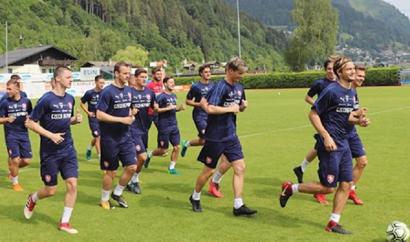 Fotbalová lvíčata při jednom z tréninků. Fotbalová lvíčata při jednom z tréninků.
