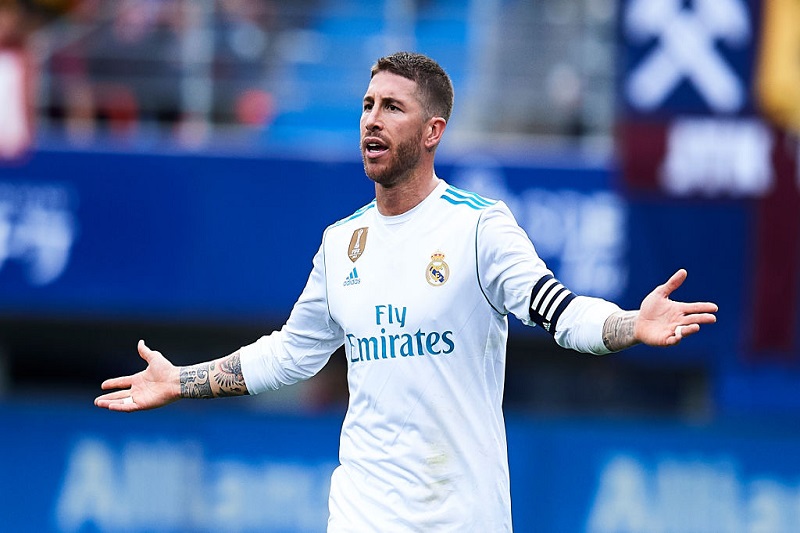 Obránce Realu Madrid Sergio Ramos ččlí smrtelným výhrůžkám. Celá jeho rodina si musela změnit telefonní čísla.