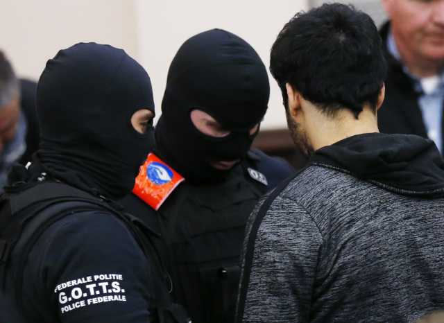 Sofiane Ayari s policií.
