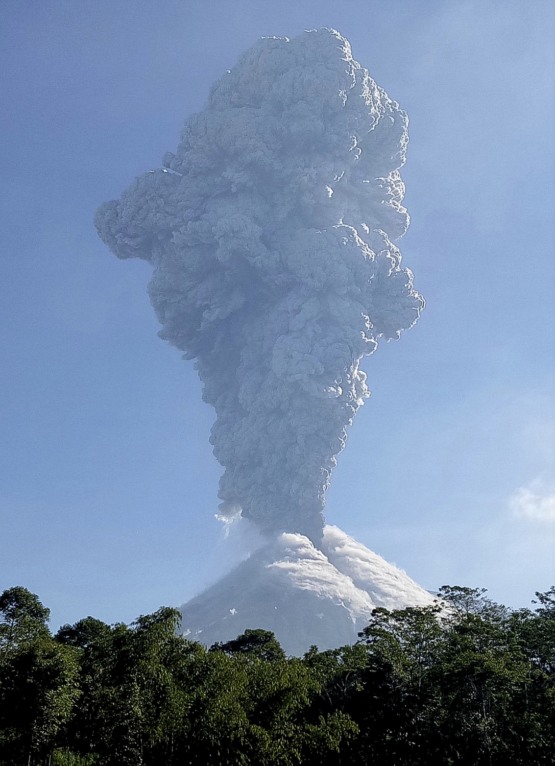Indonéská sopka Merapi.