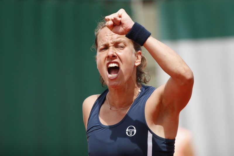 Barbora Strýcová postoupila na French Open do osmifinále.