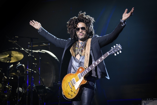 Zpěvák Lenny Kravitz na koncertu v Mnichově.