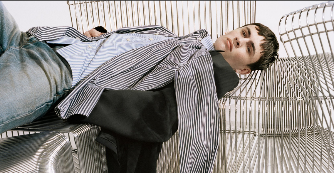 Balenciaga uvedl na trh další ze svých výstředností.