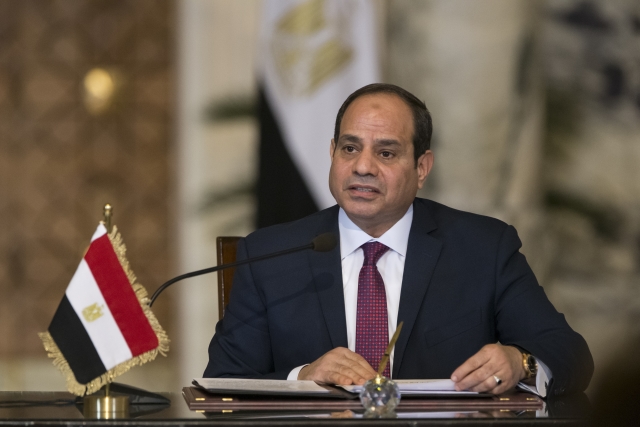 Egyptský prezident Abdal Fattáh Sísí. Egyptský prezident Abdal Fattáh Sísí.