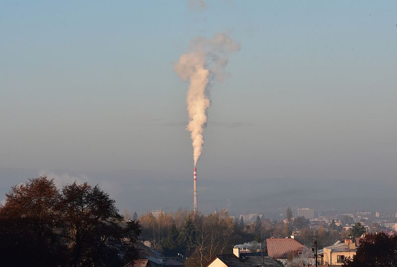 Pohled na českobudějovickou teplárnu z Dobré Vody. Pohled na českobudějovickou teplárnu z Dobré Vody.