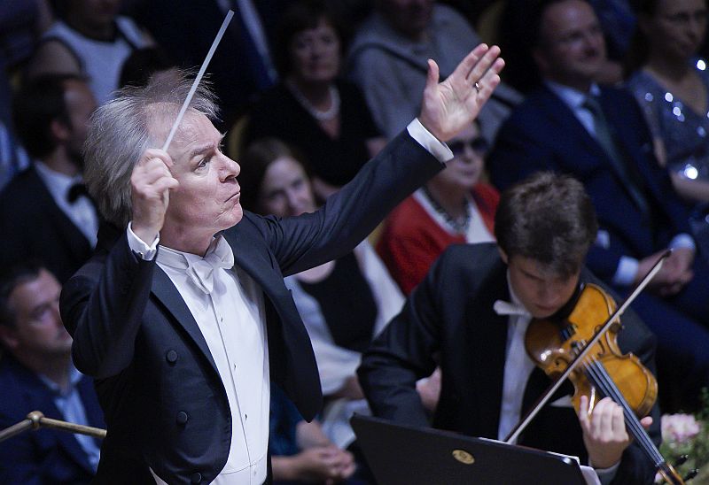 Americký dirigent David Robertson vystoupil s Českou filharmonií na koncertě 1. června 2018 v Praze v rámci mezinárodního hudebního festivalu Pražské jaro.