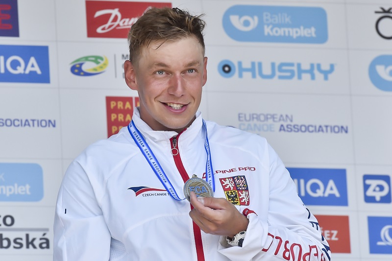 Český kanoista Tomáš Rak si splnil ziskem bronzové medaile na domácím mistrovství Evropy velký sen. Český kanoista Tomáš Rak si splnil ziskem bronzové medaile na domácím mistrovství Evropy velký sen.