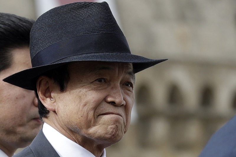 Japonský ministr financí Taró Aso. Japonský ministr financí Taró Aso.