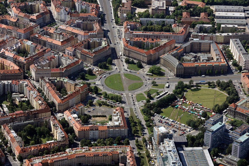 Vítězné náměstí v pražských Dejvicích. Vítězné náměstí v pražských Dejvicích.