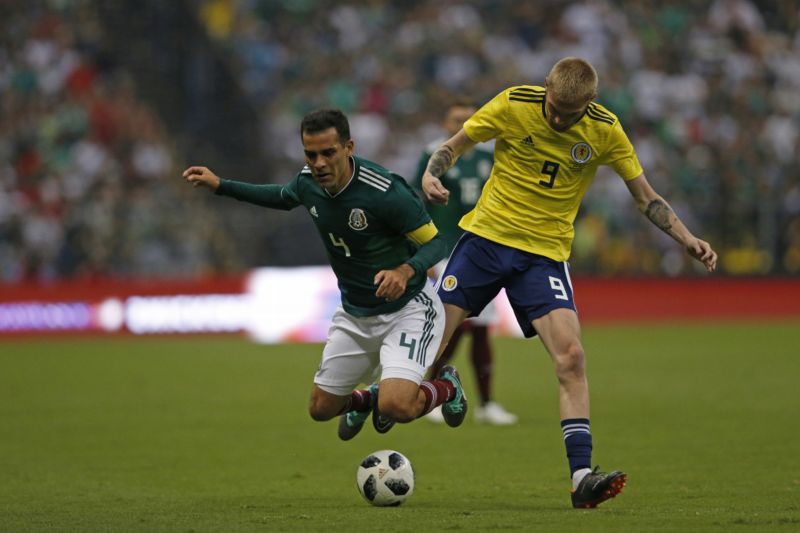 Rafael Márquez (vlevo) se zúčastní svého pátého MS.