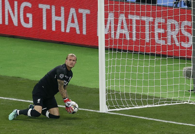 Liverpoolský brankář Loris Karius. 
