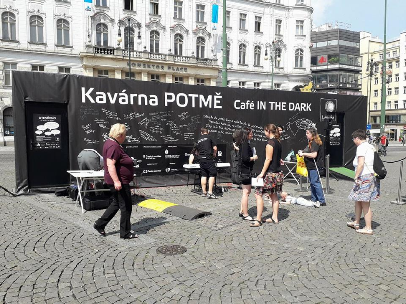 Kavárna POTMĚ v Praze.