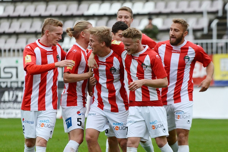 Vedení Viktorie Žižkov hledá nového trenéra. Největším favoritem by měl být Petr Mikolanda. Vedení Viktorie Žižkov hledá nového trenéra. Největším favoritem by měl být Petr Mikolanda.