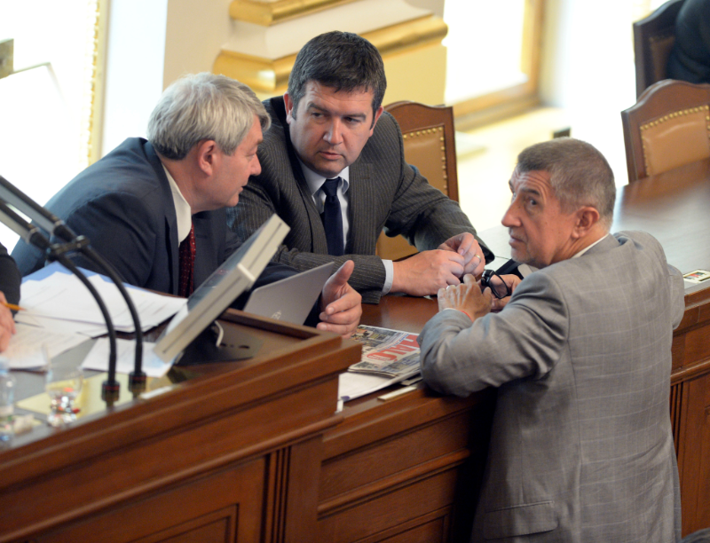 Zleva Vojtěch Filip, Jan Hamáček a Andrej Babiš. 