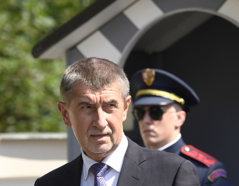 Andrej Babiš byl prezidentem Zemanem podruhé jmenován premiérem.