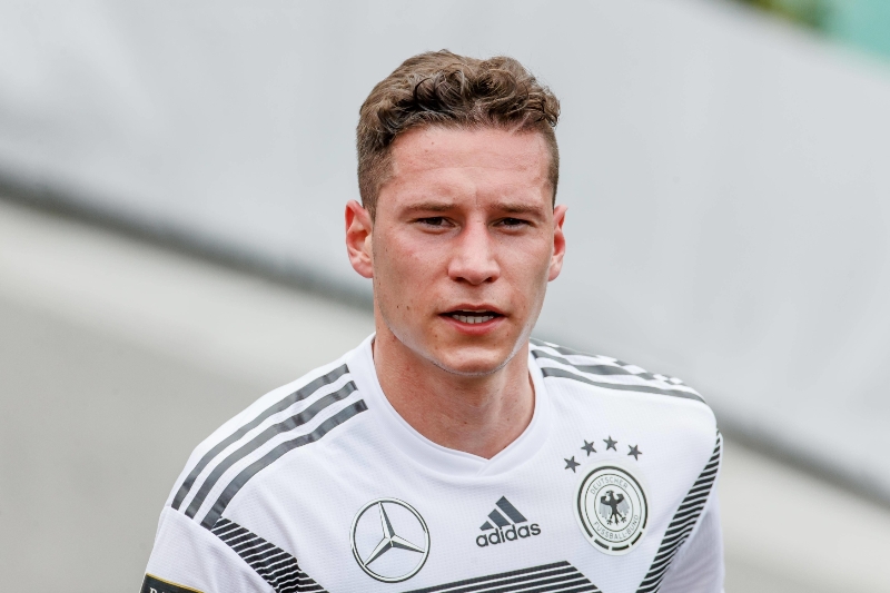 Fotbalista Julian Draxler. 