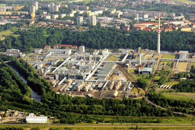 Chemička Momentive Specialty Chemicals v Sokolově.