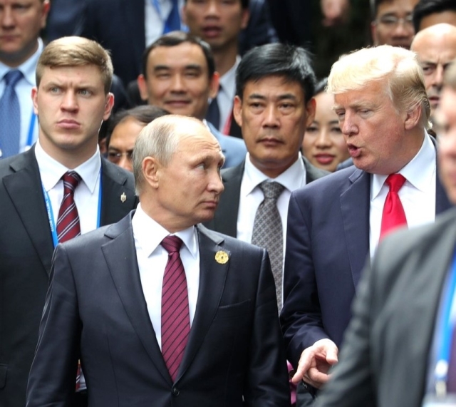 Vladimír Putin (vlevo) a Donald Trump. Vladimír Putin (vlevo) a Donald Trump.