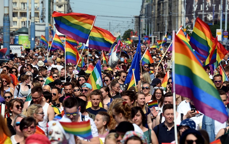 Průvod LGBT ve Varšavě.